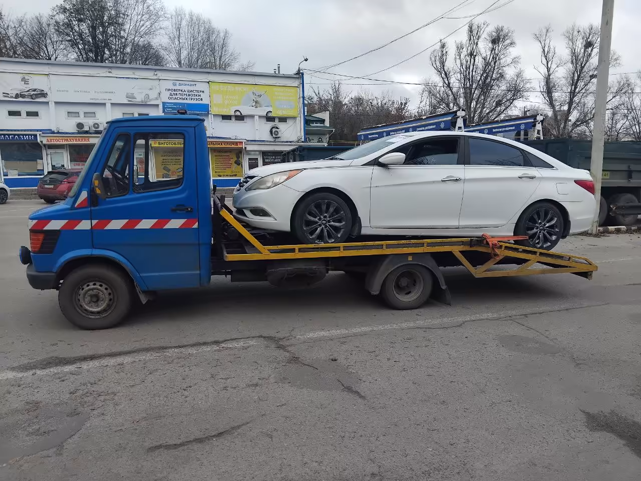 Перевезення автомобіля евакуатором по Харкову