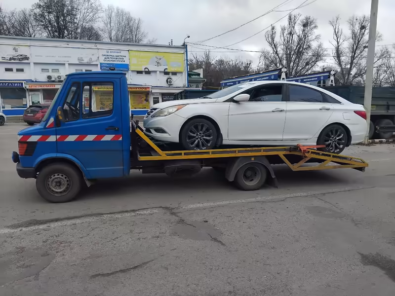 BMW після поломки в районі ХТЗ