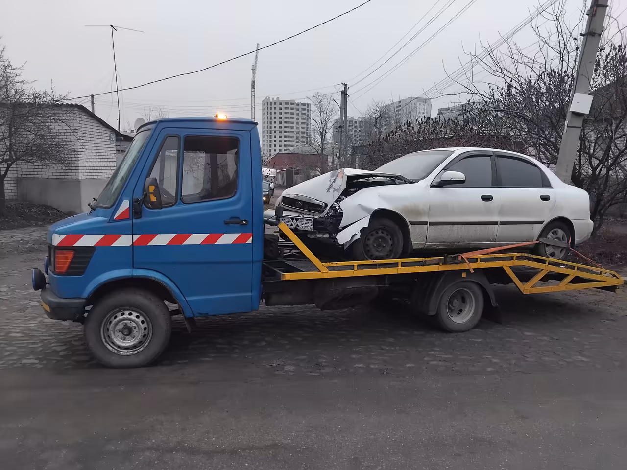 Евакуатор у напрямку Зміїв