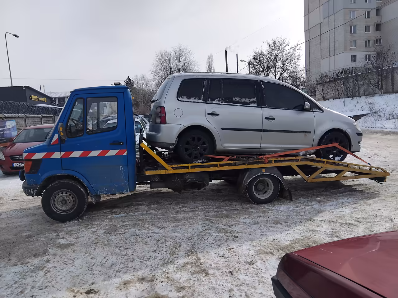 Перевезення авто евакуатором по Харкову